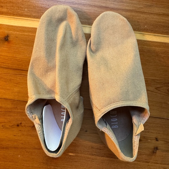 Bloch Phantom Stretch Canvas Jazz Shoes Tan – Size 10 NWOT - Picture 1 of 3
